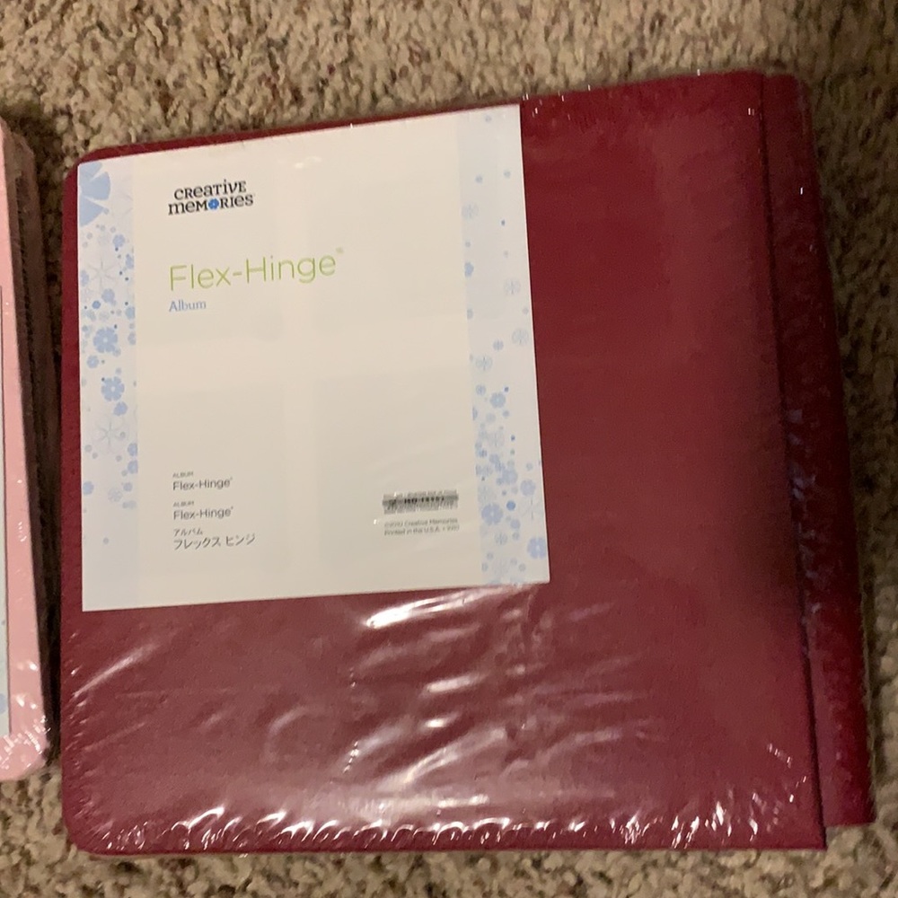 NWT Creative Memories 8x8 Flex Hinge Album